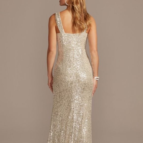 David's Bridal Exclusive- Allover Sequin Pleated V-Neck Gown with Slit Size 6 - Picture 10 of 11